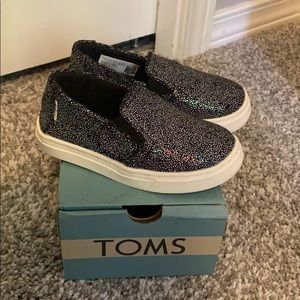 Girls TOMS shoes